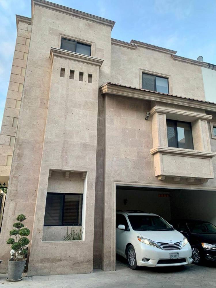 Imagen principal para Casa en Paseo Belinda  0