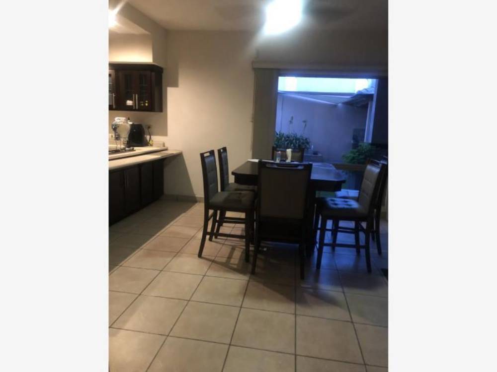 Imagen 2 de Casa en Venta en Fraccionamiento La Noria